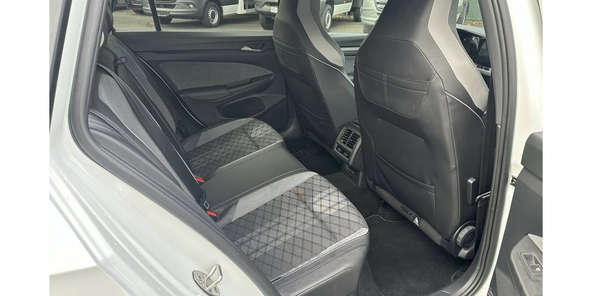 VW Golf Variant R-Line Navi Winterpaket 85.883 km 18.900 &euro; Mainz 55122