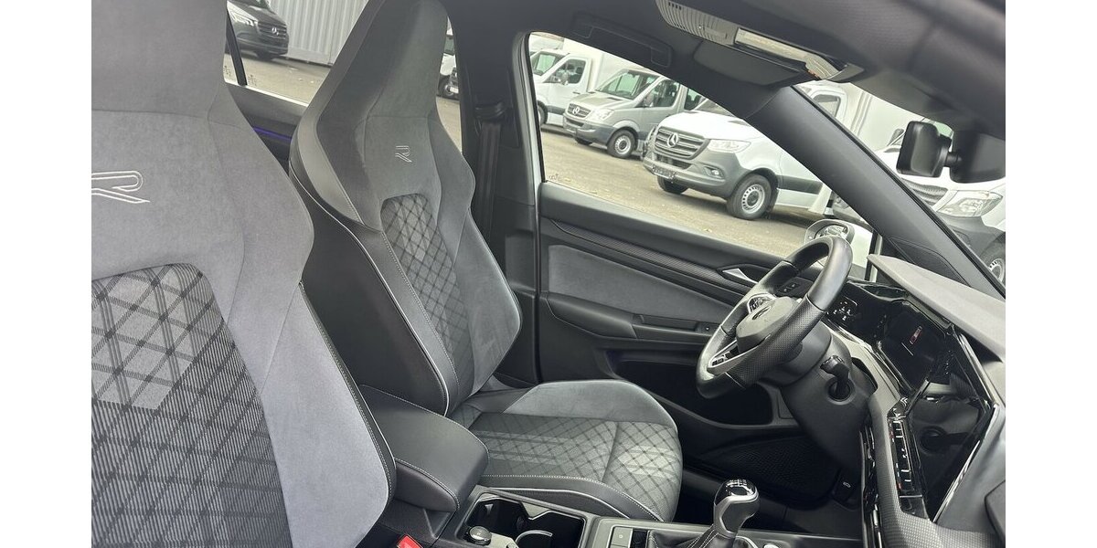 VW Golf Variant R-Line Navi Winterpaket 85.883 km 18.900 &euro; Mainz 55122