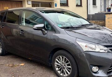 Toyota Verso 107.000 km 16.500 &euro; München 81375