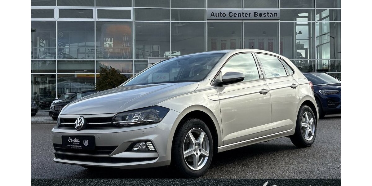 VW Polo VI 1.0 TSI Comfortline PDC/SHZ/ISOFIX/TOUCH 102.216 km 11.900 &euro; Villingen-Schwenningen 78054