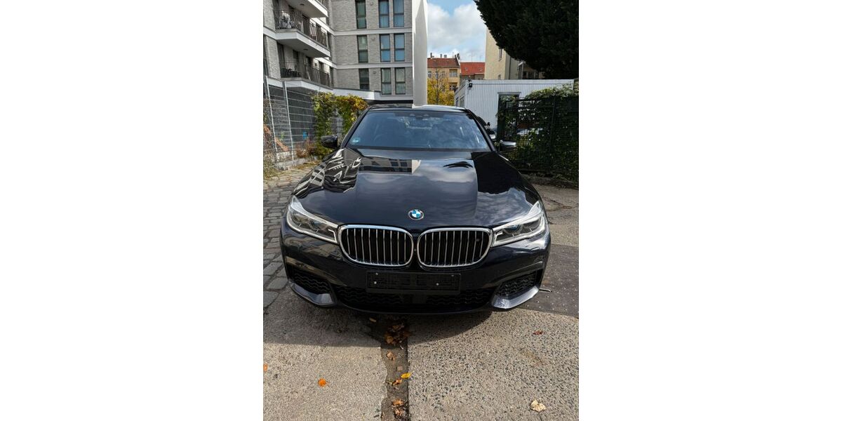 BMW 750 221.000 km 22.999 &euro; Berlin 13187
