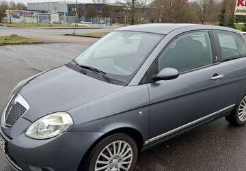 Lancia Ypsilon 121.000 km 1.950 &euro; Flensburg 24937