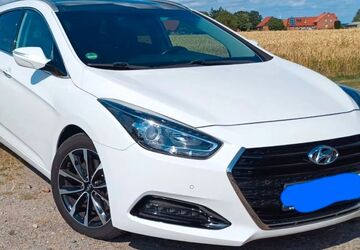 Hyundai i40 105.000 km 9.800 &euro; Düsseldorf 40233