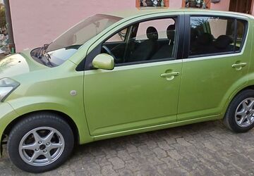 Daihatsu Sirion 151.000 km 2.099 &euro; Neustadt a.d.Aisch 91413