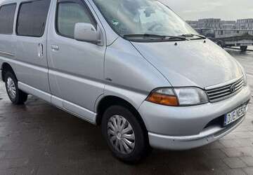 Toyota Hiace 332.489 km 4.280 &euro; Berlin 13587