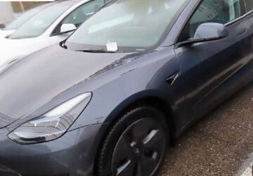 Tesla Model 3 29.750 km 27.450 &euro; Steinbach-Hallenberg OT Herges-Hallenberg 98587