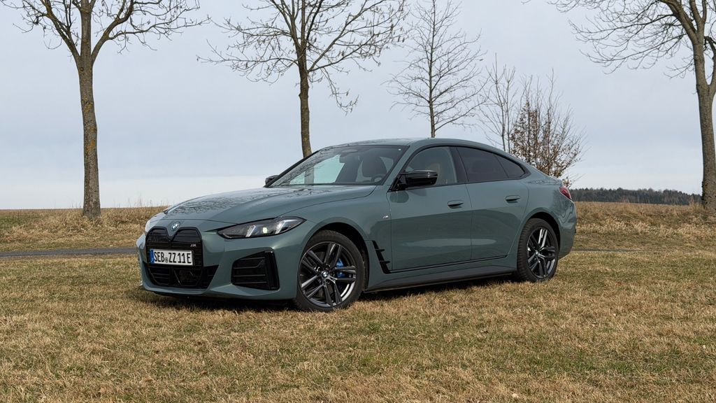 BMW i4 21.000 km 51.900 &euro; Neustadt 01844