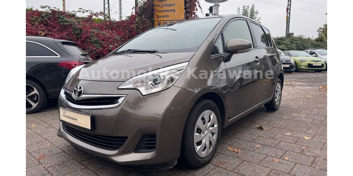 Toyota Verso-S 151.000 km 8.900 &euro; Bremen 28215