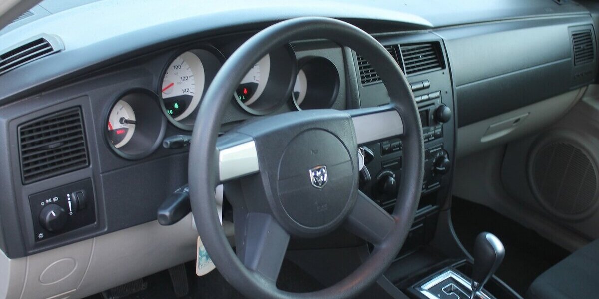 Dodge Magnum SE V6 2.9 Wenig KM US Titel 10.485 km 4.999 &euro; Badem 54657