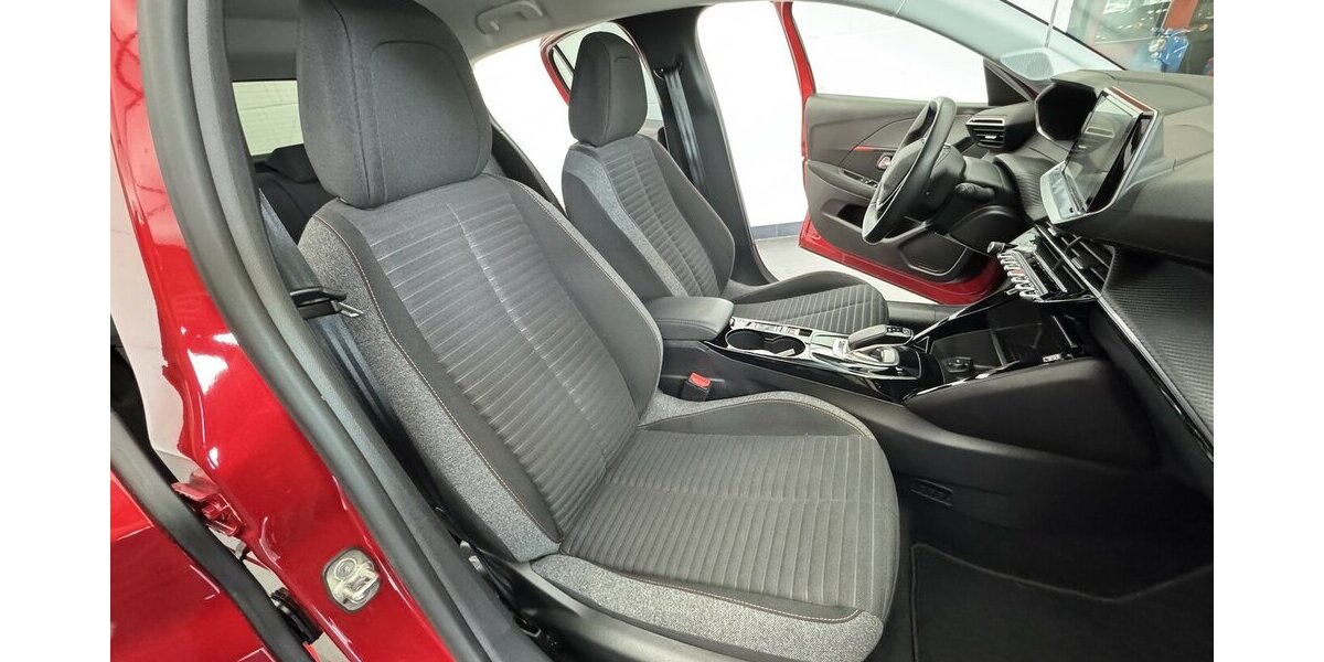 Peugeot 208 e- 136 Active Pack 1.Hand Carplay Sitzhzg 35.300 km 14.870 &euro; Lich 35423
