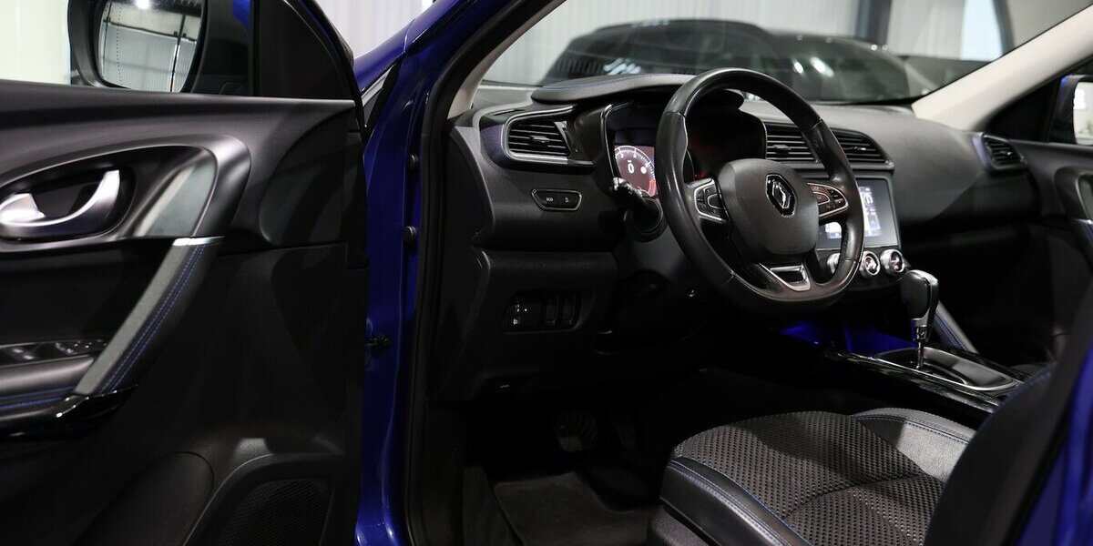 Renault Kadjar TCe 140 DELUXE / PANORAMA / LED-VISION 99.000 km 15.111 &euro; Hamm 59077