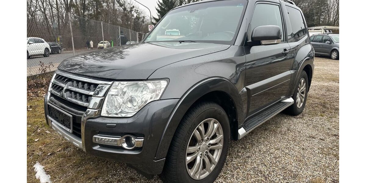 Mitsubishi Pajero 239.000 km 18.500 &euro; München 80995