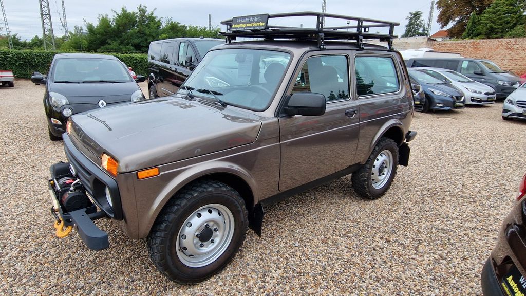 Lada Niva 4.120 km 15.990 &euro; Schönebeck 39218