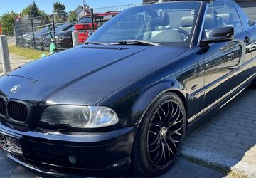 BMW 323 246.583 km 6.880 &euro; Berlin 12353