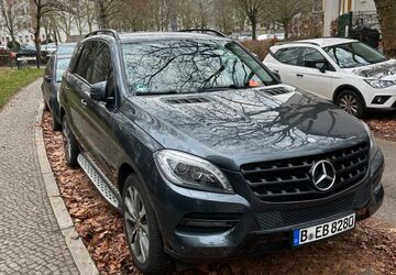 Mercedes-Benz ML 250 200.000 km 16.500 &euro; Berlin 12359