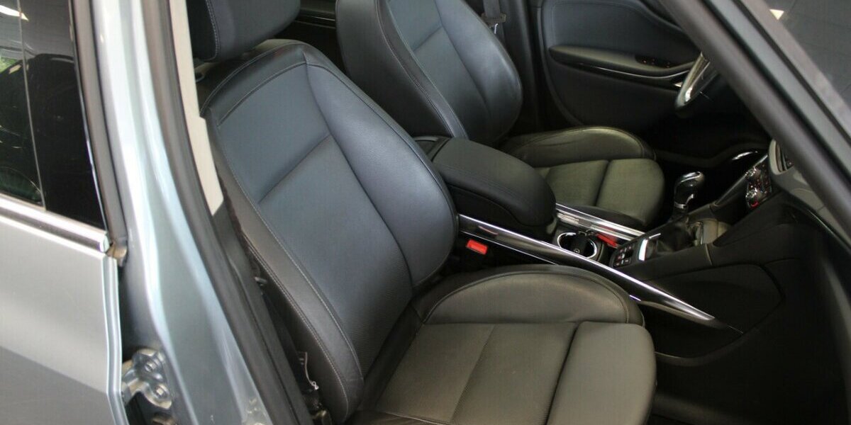 Opel Zafira Tourer 1.4 Turbo - 7-Sitzer - Panorama - AH 131.709 km 9.980 &euro; Euskirchen 53881