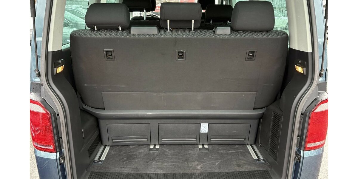 VW T6 Multivan Trendline SHZ/AHK/7.SITZ/TEMPOMAT 123.500 km 27.900 &euro; Villingen-Schwenningen 78054