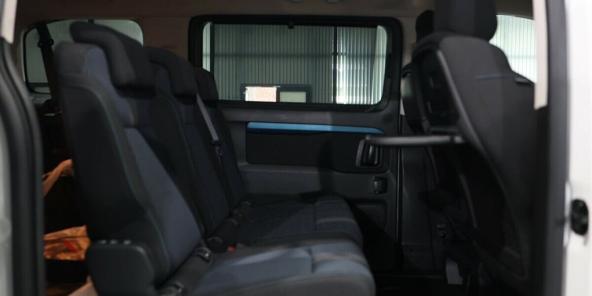 Peugeot Traveller 150 BLUE-HDI EXPERT ACTIVE L2 / 5-SITZ 50.000 km 26.777 &euro; Hamm 59077