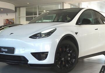 Tesla Model Y 53.200 km 28.250 &euro; Schöningen 38364