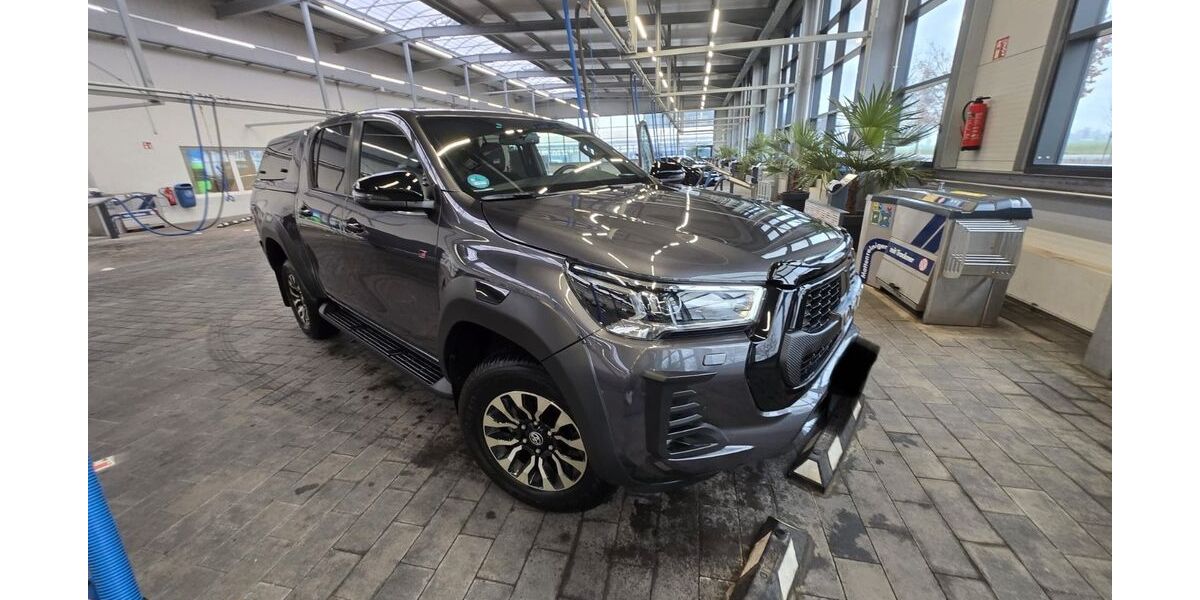 Toyota Hilux 19.433 km 56.900 &euro; Augsburg 86165