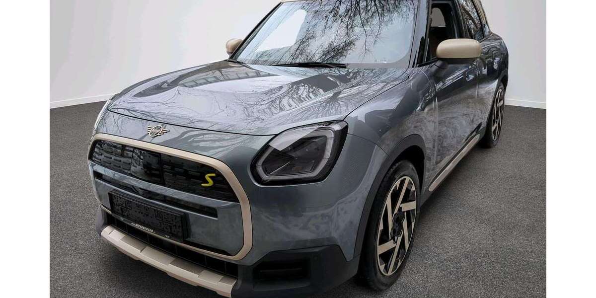 Mini Countryman SE All4 2.089 km 47.296 &euro; München 80788
