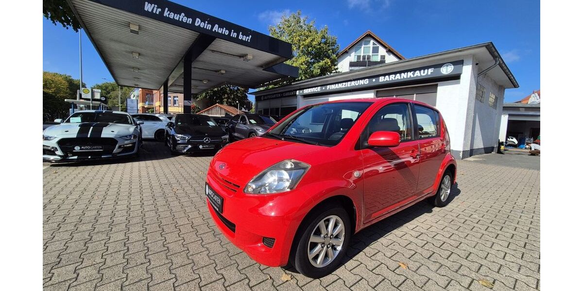 Daihatsu Sirion 128.000 km 5.990 &euro; Paderborn 33098