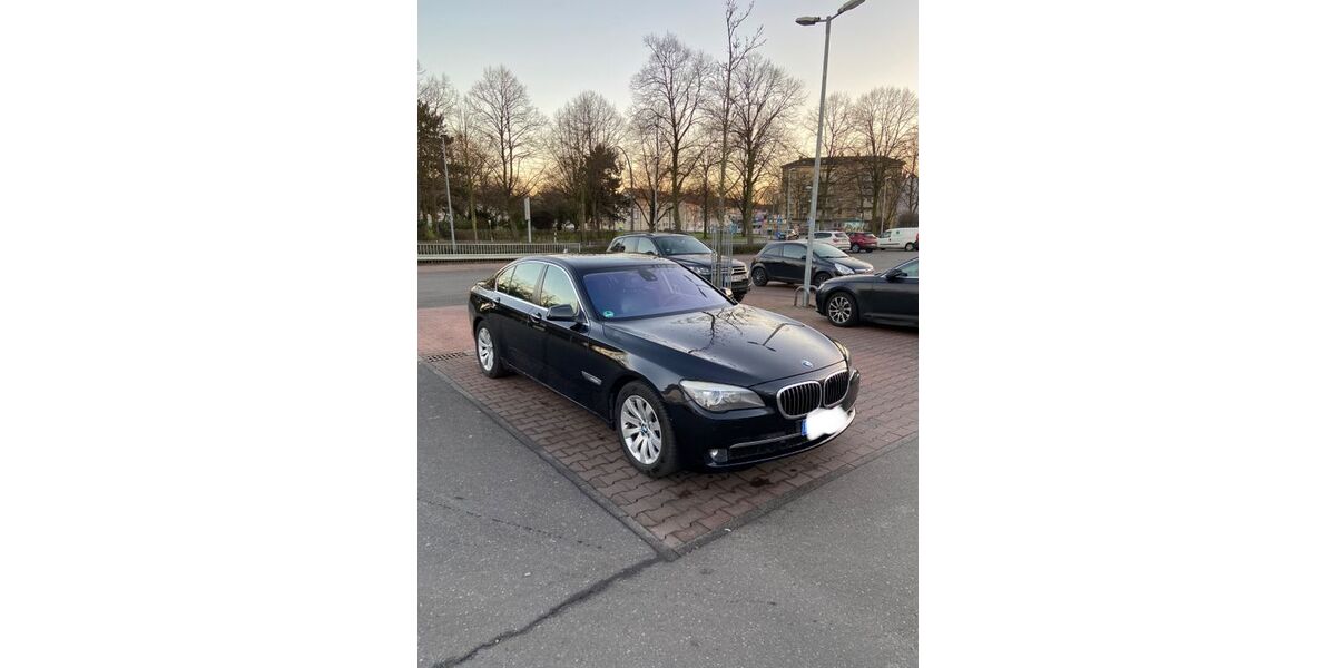 BMW 740 186.000 km 11.000 &euro; Duisburg 47226