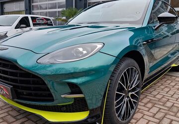Aston Martin DBX 12.600 km 189.900 &euro; Floß 92685