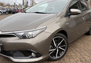 Toyota Auris 97.100 km 14.990 &euro; Hildesheim 31137