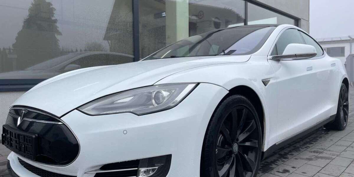 Tesla Model S 233.000 km 12.990 &euro; Neu-Ulm 89233