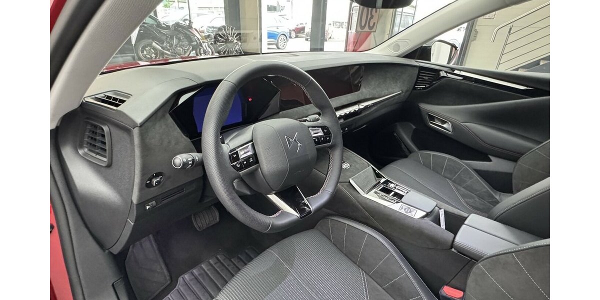 DS Automobiles DS4 130 EAT 8 Performance Line Alcantara 18.162 km 20.320 &euro; Lich 35423