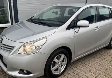 Toyota Verso 105.090 km 8.990 &euro; Weilbach 63937