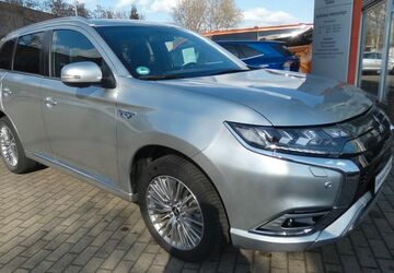 Mitsubishi Outlander 29.141 km 25.490 &euro; Radebeul 01445