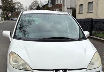 Peugeot 807 220.000 km 1.250 &euro; Offenbach 63069