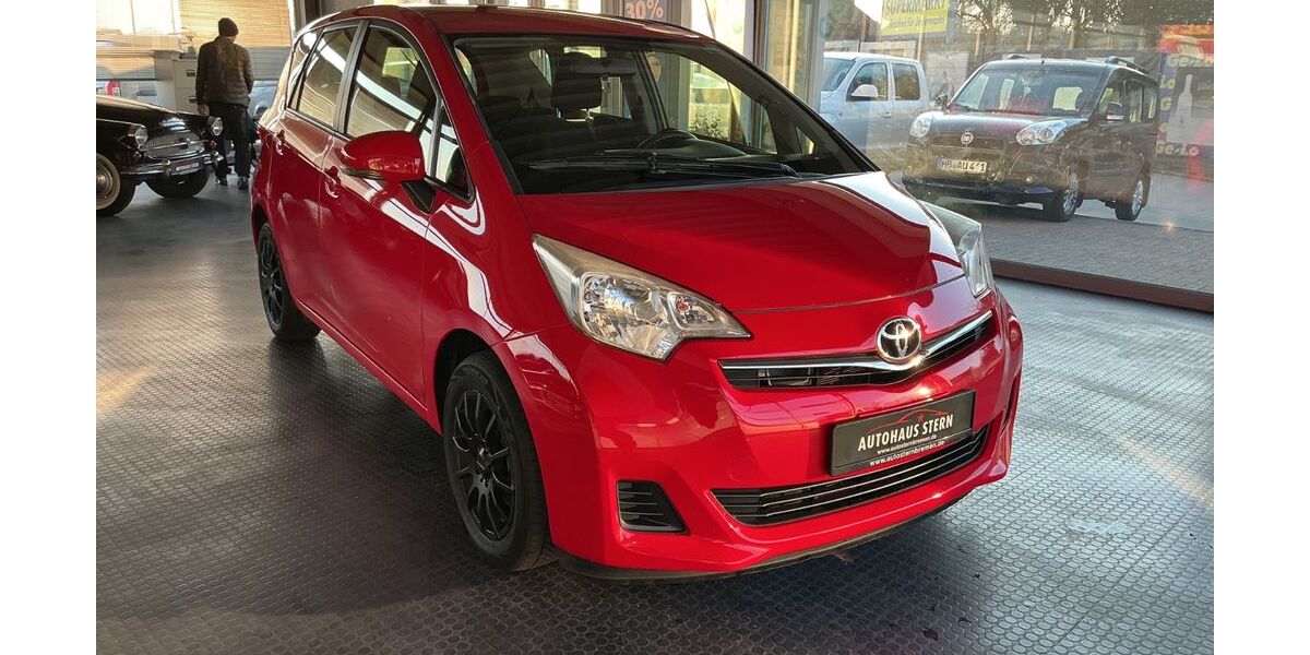 Toyota Verso-S 132.000 km 6.700 &euro; Bremen 28201