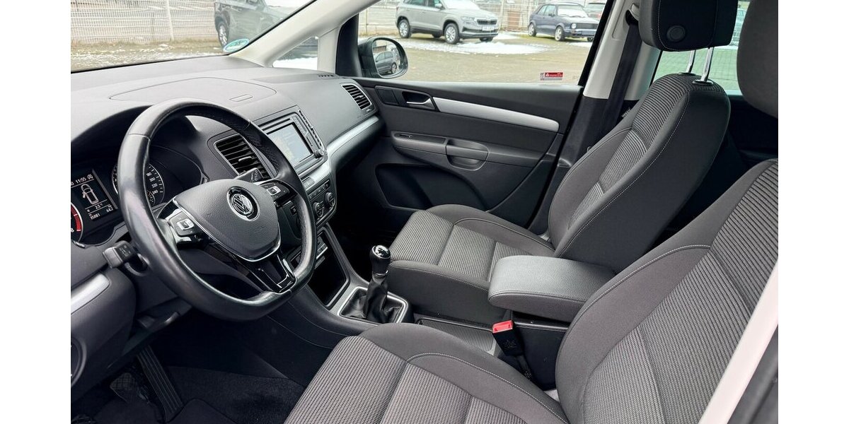 VW Sharan 1.4 TSI Comfortline 7Sitze/Navi/Scheckh 95.100 km 17.999 &euro; Frankfurt 60386