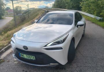 Toyota Mirai 16.600 km 19.900 &euro; Ząbki 05-09