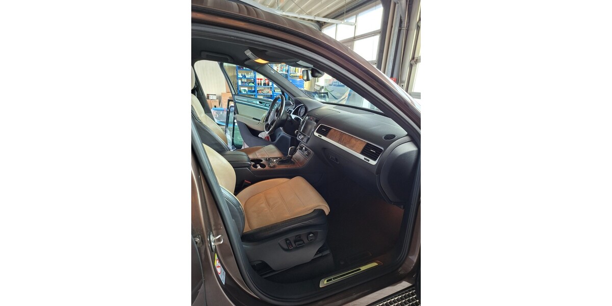 VW Touareg 232.000 km 12.500 &euro; Dresden 01067