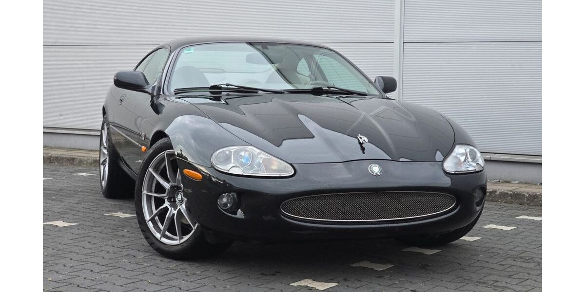 Jaguar XK8 95.370 km 14.300 &euro; Wiesbaden 65201
