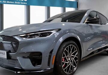 Ford Mustang Mach-E 33.750 km 44.950 &euro; Cloppenburg 49661