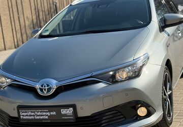 Toyota Auris 143.500 km 10.900 &euro; Garbsen 30827