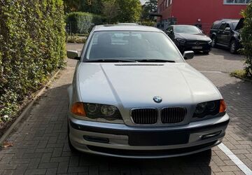 BMW 323 112.233 km 7.850 &euro; Hamburg 20257