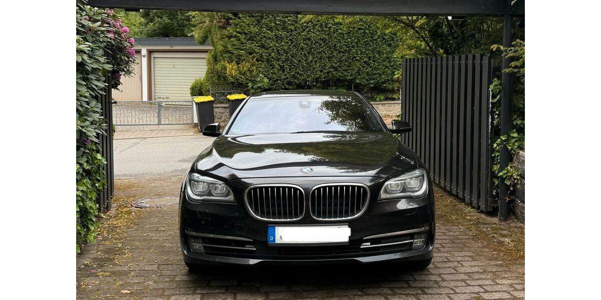 BMW 750 271.804 km 16.000 &euro; Solingen 42719