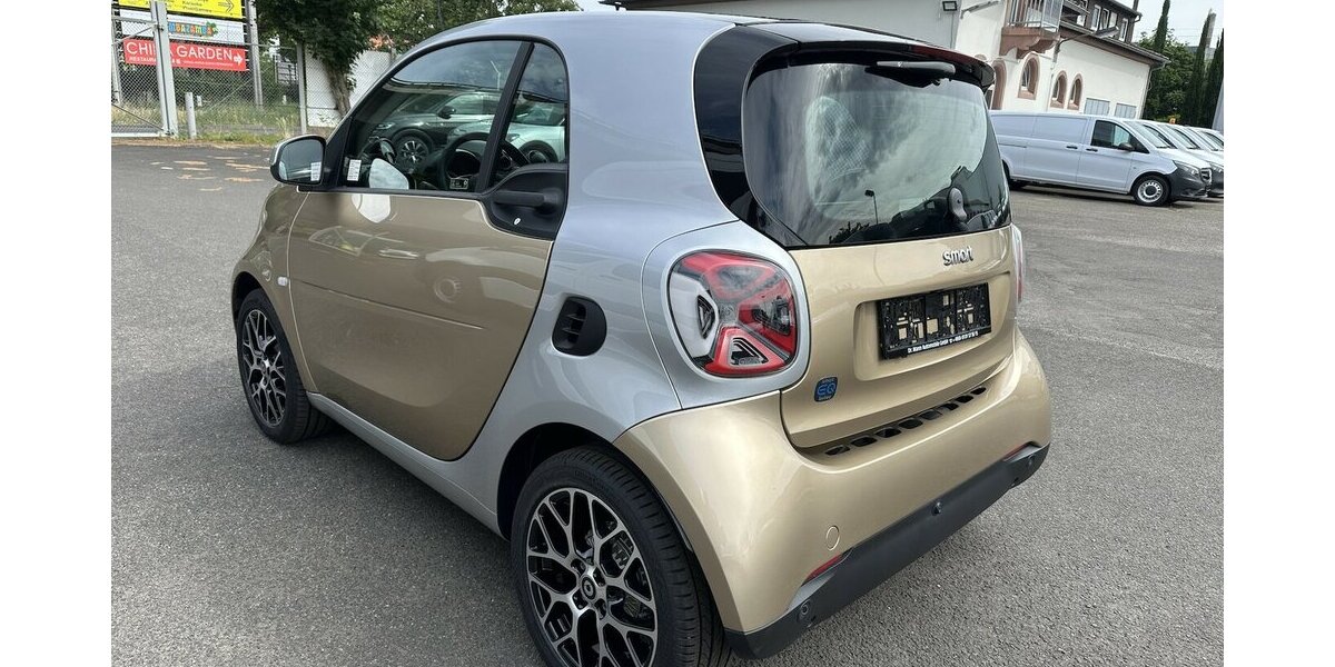 Smart EQ fortwo electric drive EQ Prime Glasdach LED 19.071 km 13.900 &euro; Mainz 55122