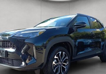 Toyota Yaris Cross 1.900 km 27.490 &euro; Stuttgart 70469