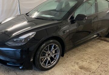 Tesla Model 3 38.756 km 25.950 &euro; Steinbach-Hallenberg OT Herges-Hallenberg 98587