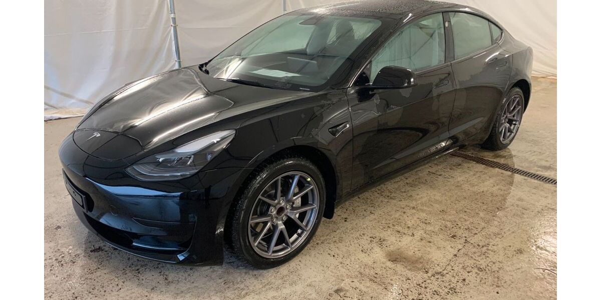 Tesla Model 3 38.756 km 25.950 &euro; Steinbach-Hallenberg OT Herges-Hallenberg 98587