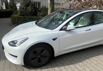Tesla Model 3 51.152 km 22.500 &euro; Düsseldorf 40597