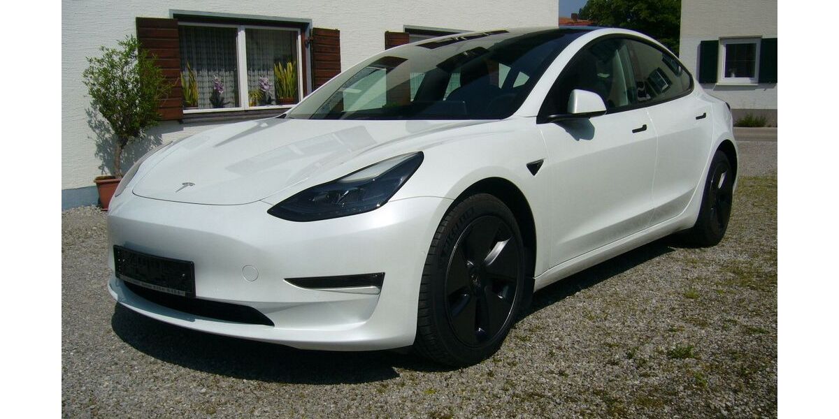 Tesla Model 3 24.500 km 31.490 &euro; Kaltental-Blonhofen 87662