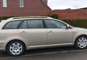 Toyota Avensis 465.000 km 2.100 &euro; Leipzig 04239